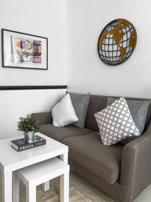 One Uptown Residences Bgc Taguig Eksteriør billede