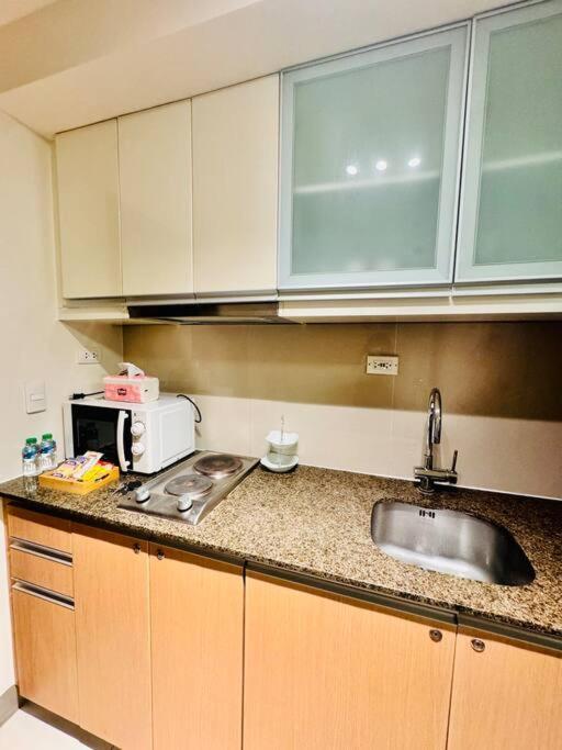 One Uptown Residences Bgc Taguig Eksteriør billede