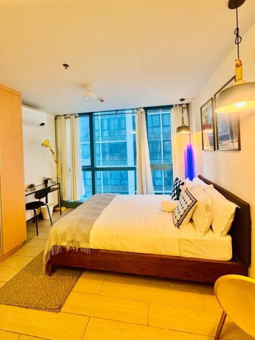 One Uptown Residences Bgc Taguig Eksteriør billede