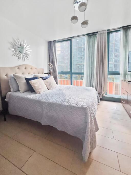One Uptown Residences Bgc Taguig Eksteriør billede