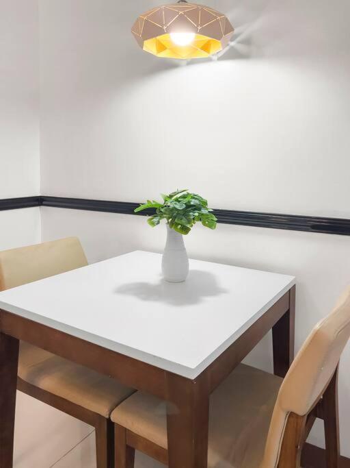One Uptown Residences Bgc Taguig Eksteriør billede