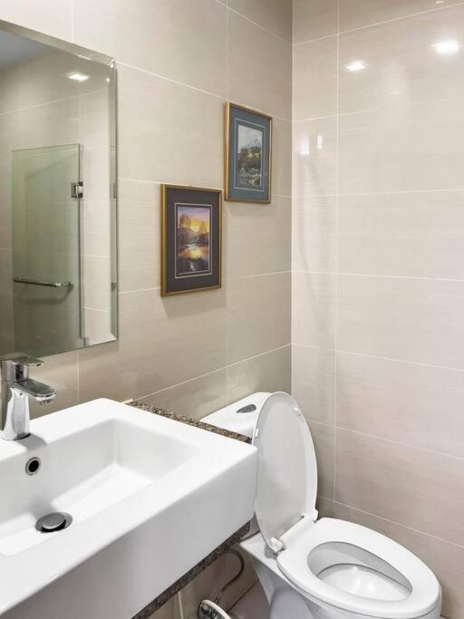 One Uptown Residences Bgc Taguig Eksteriør billede